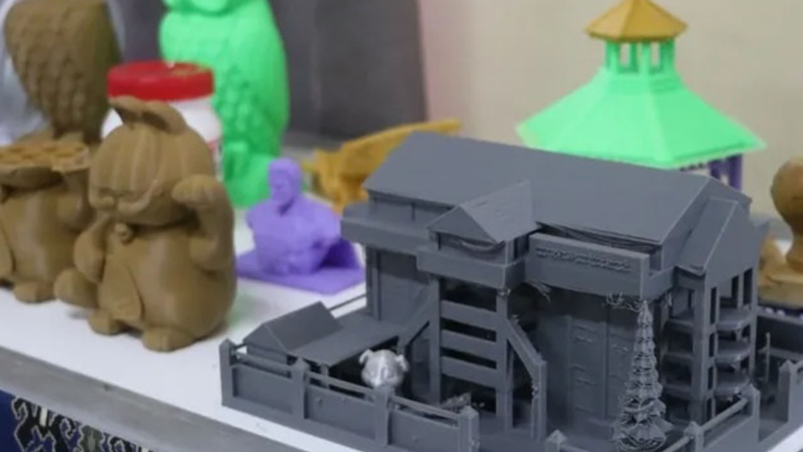 Pameran Hasil Karya Teknologi Internet of Things (IoT) dengan Tema " Inovasi IoT Menuju Industri 5.0 : Solusi Cerdas Untuk Kehidupan Yang Lebih Baik"