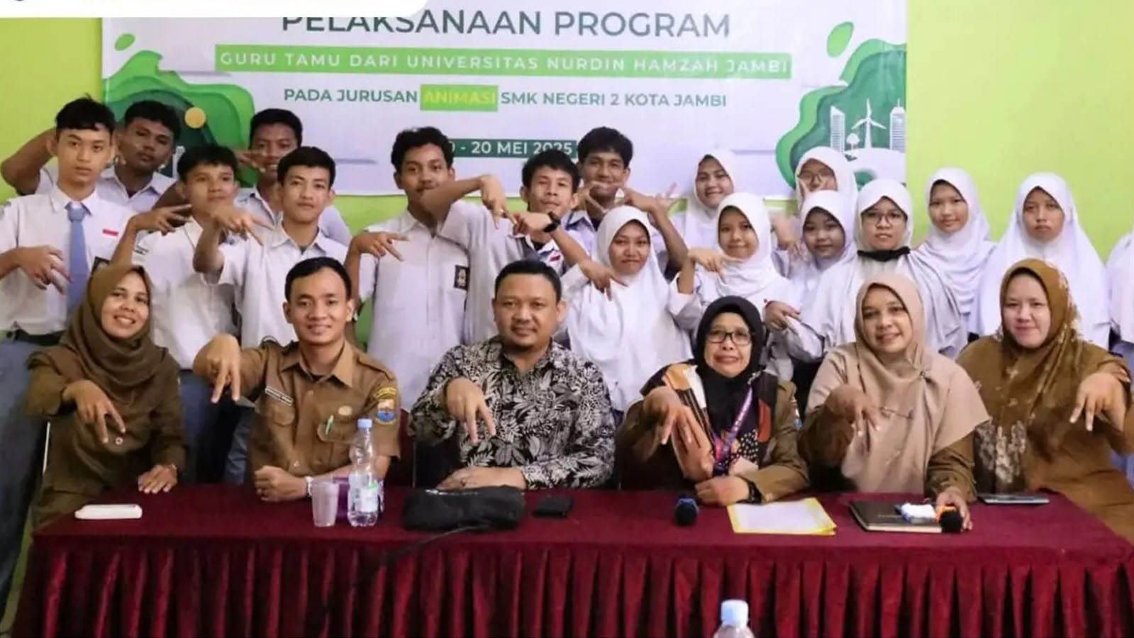 Implementation of the Guest Teacher Program from Universitas Nurdin Hamzah Jambi at the Animation Department of SMK Negeri 2 Jambi City